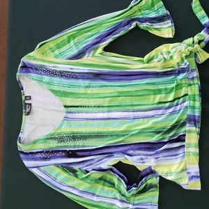 Green/blue blouse